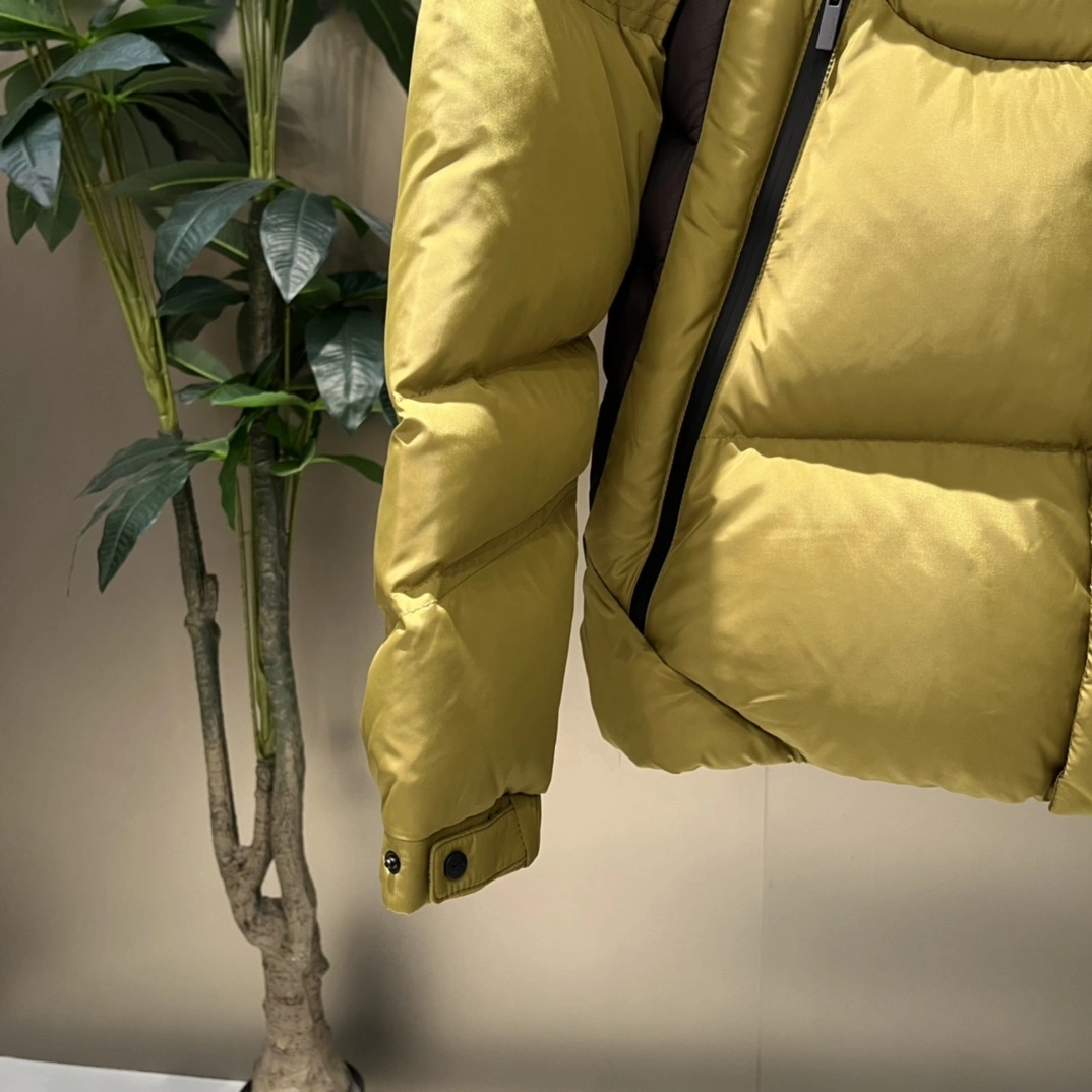 Supportive Moncler Down Jackets 145425