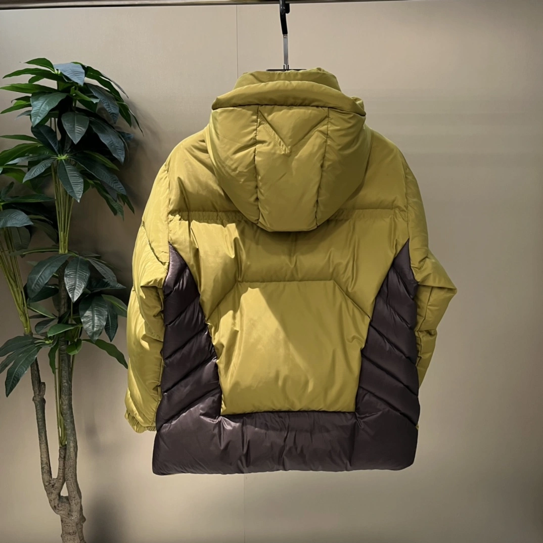 Supportive Moncler Down Jackets 145425