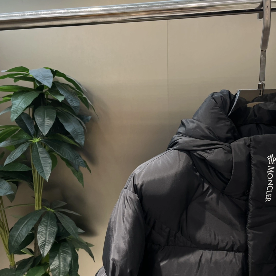 Trendy Moncler Down Jackets 145423