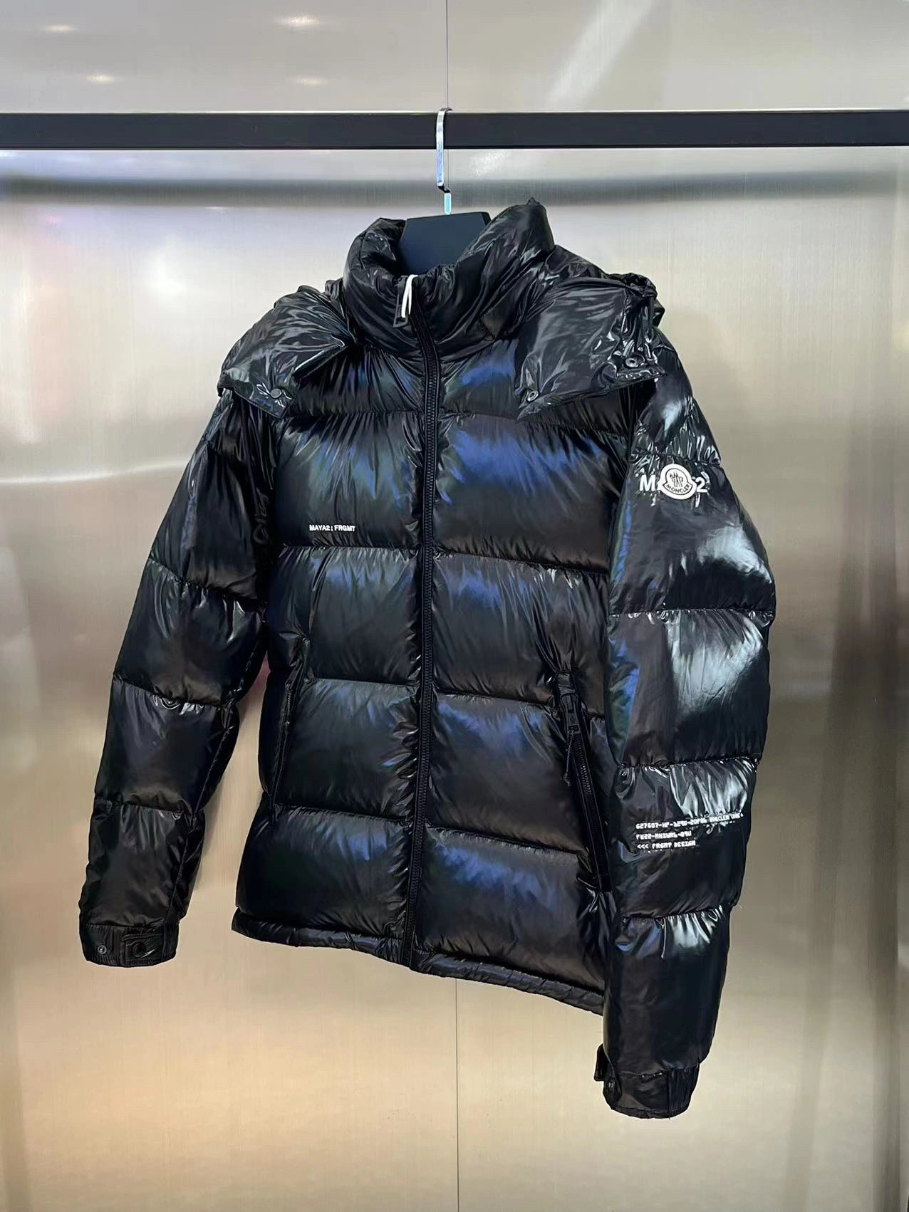 Moncler Down Jackets Vibrant 145415