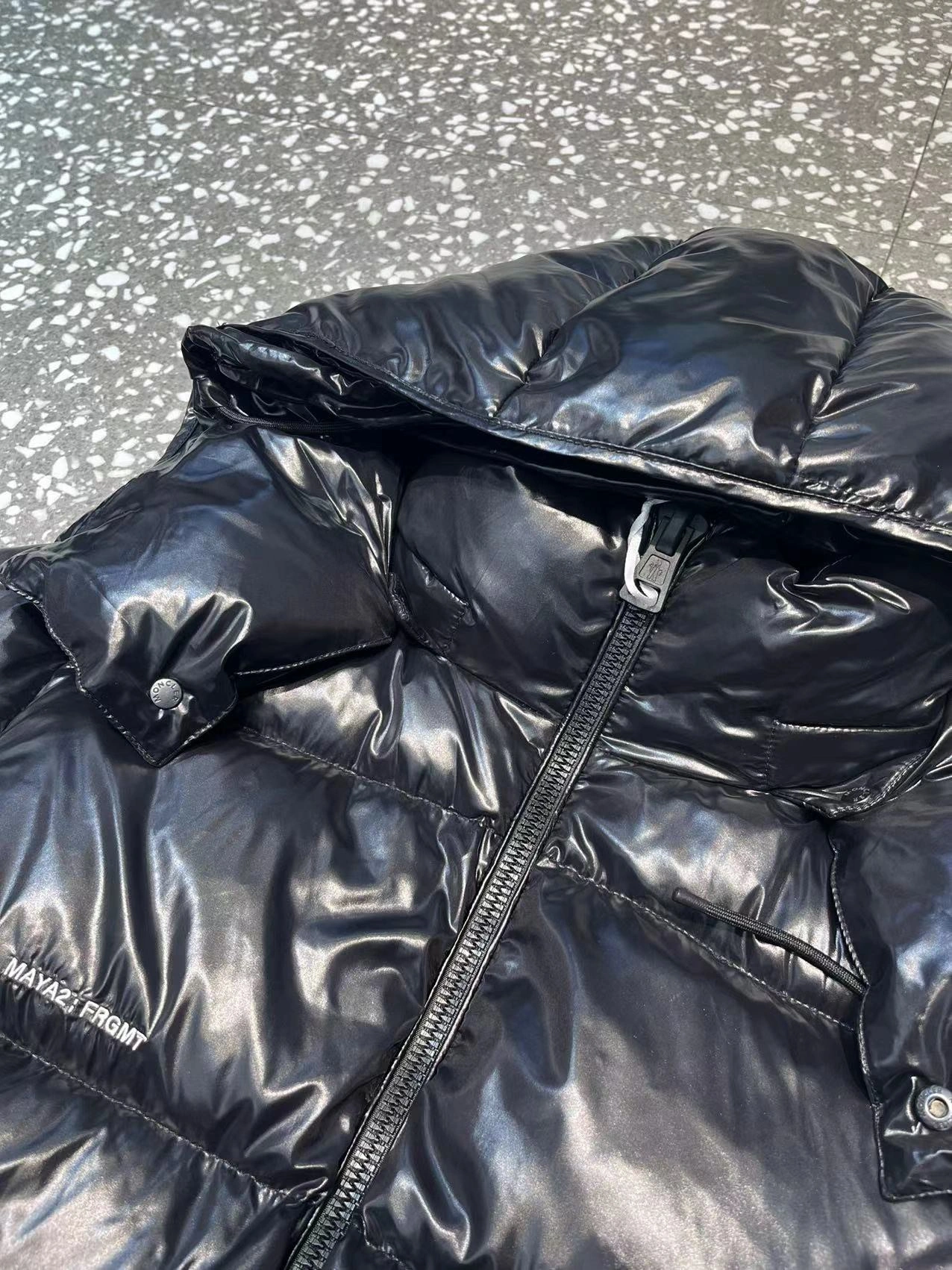 Moncler Down Jackets Vibrant 145415