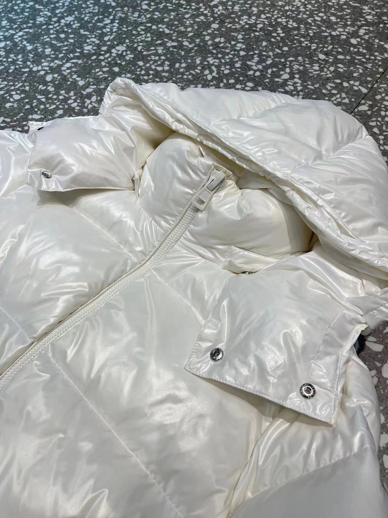 Breathable Moncler Down Jackets 145416