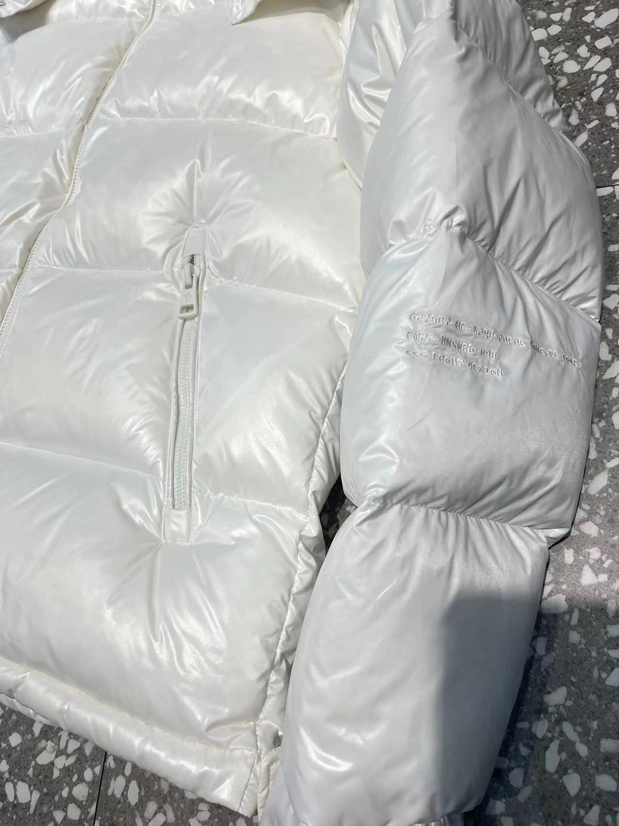 Breathable Moncler Down Jackets 145416