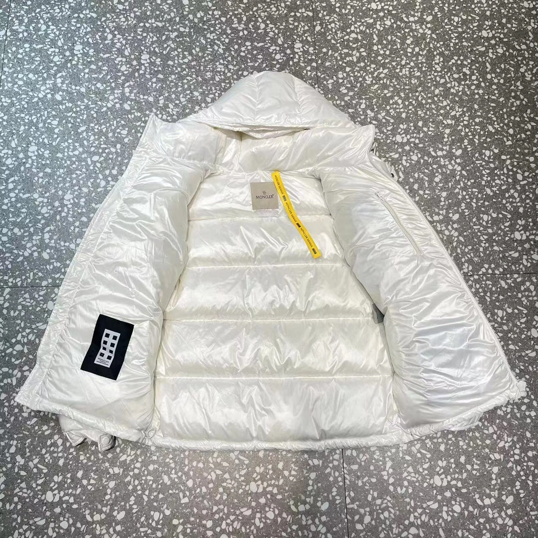 Breathable Moncler Down Jackets 145416