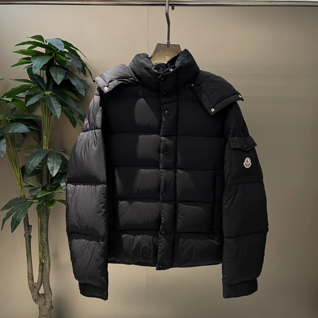 Breathable Moncler Down Jackets 145414