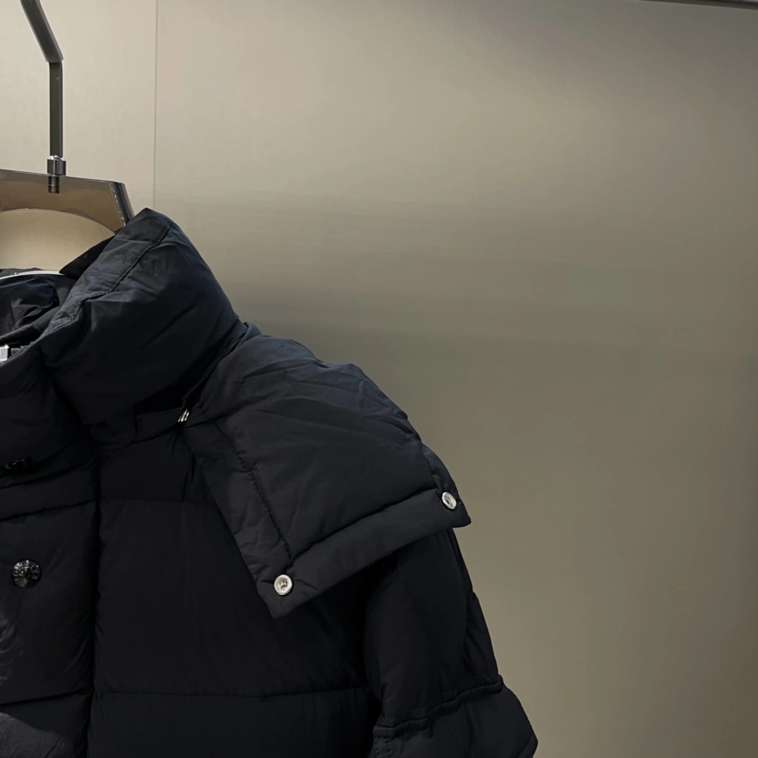 Breathable Moncler Down Jackets 145414