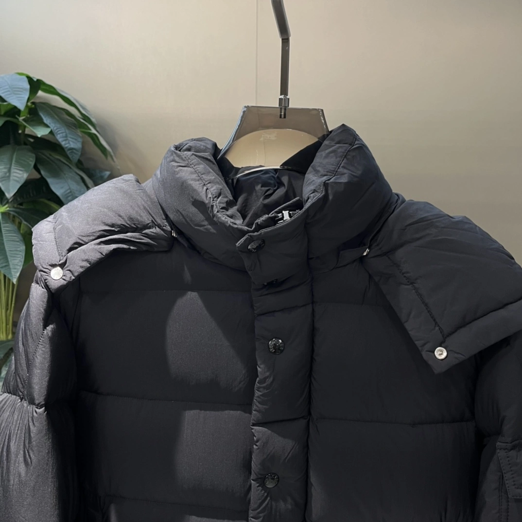 Breathable Moncler Down Jackets 145414