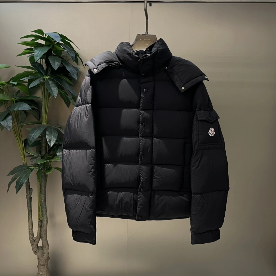 Breathable Moncler Down Jackets 145414