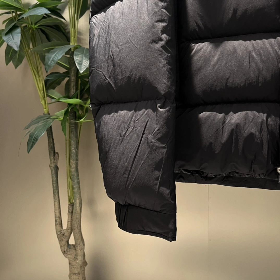 Breathable Moncler Down Jackets 145414