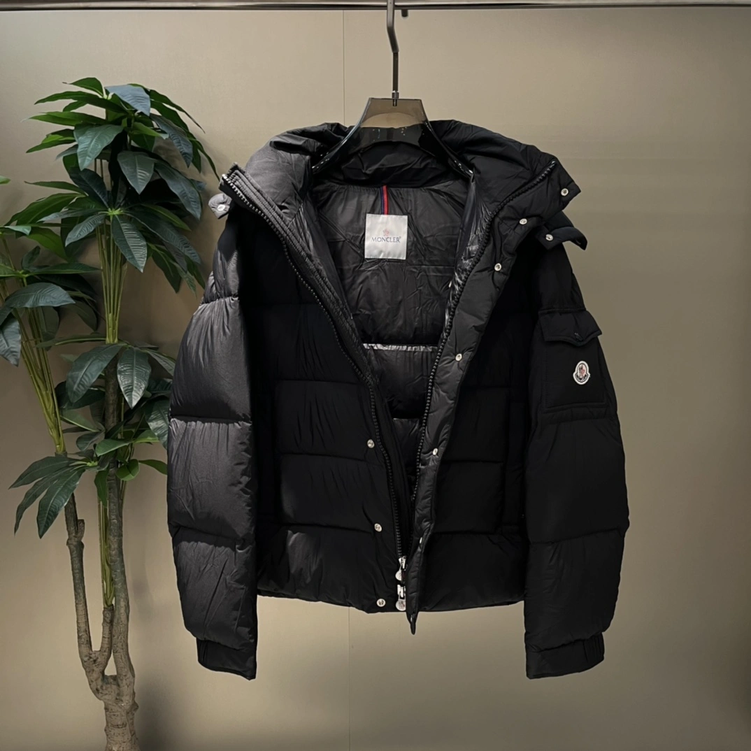 Breathable Moncler Down Jackets 145414