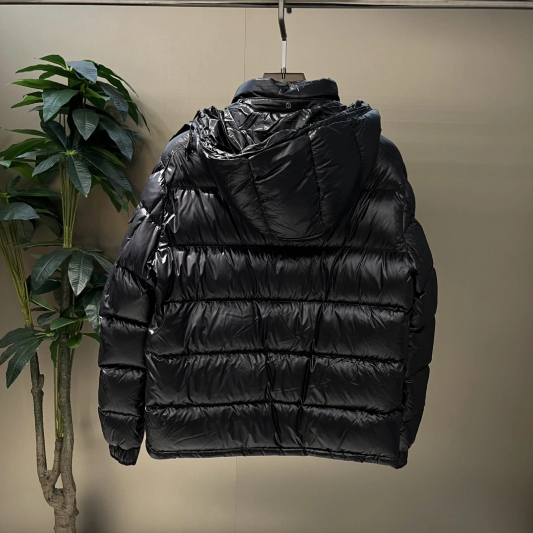 Vibrant Moncler Down Jackets 145412