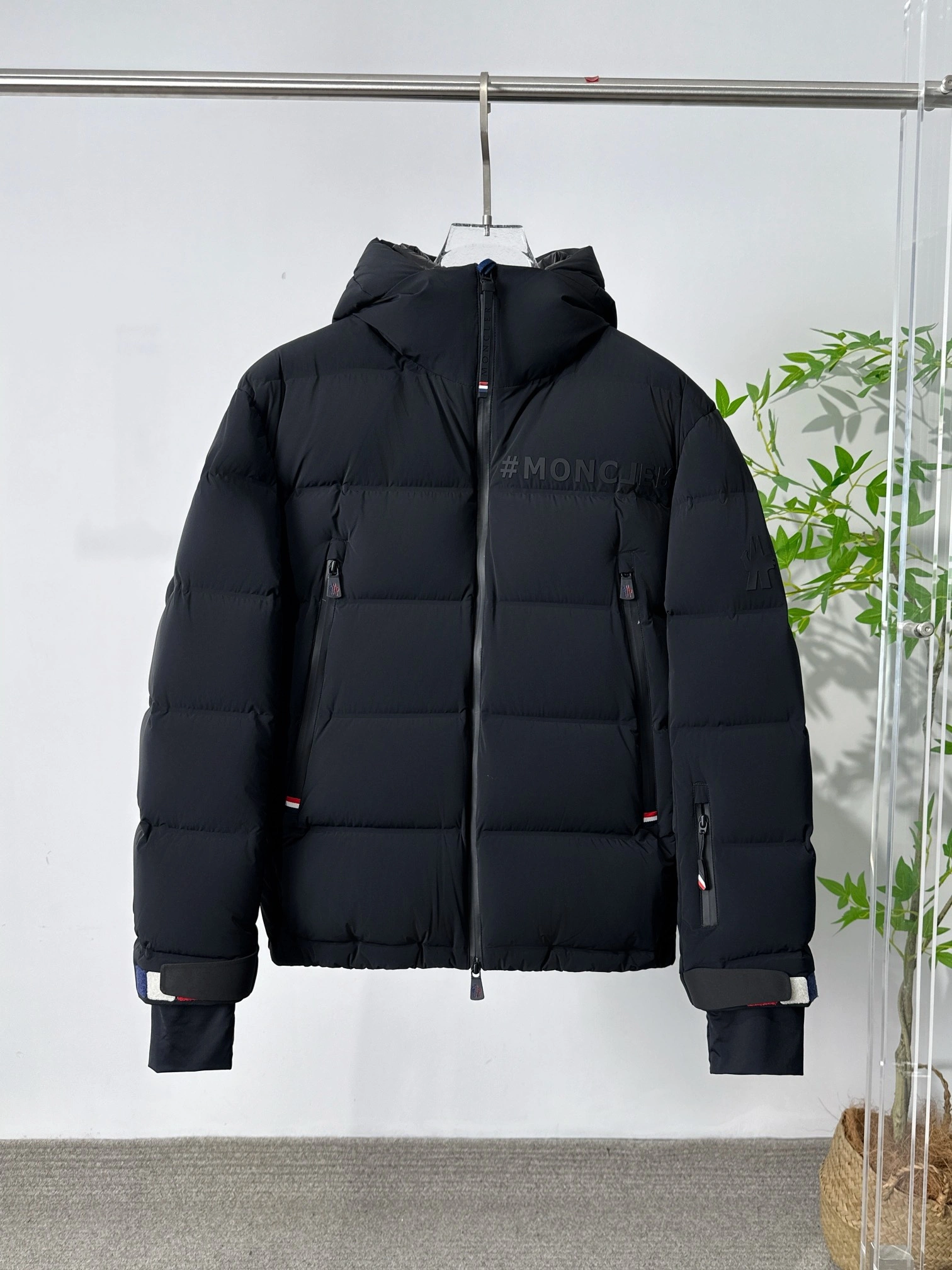 Lightweight Moncler Down Jackets 145406