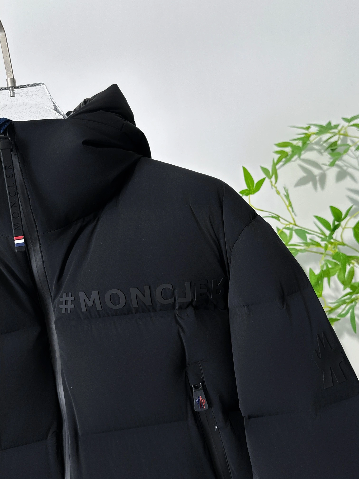 Lightweight Moncler Down Jackets 145406