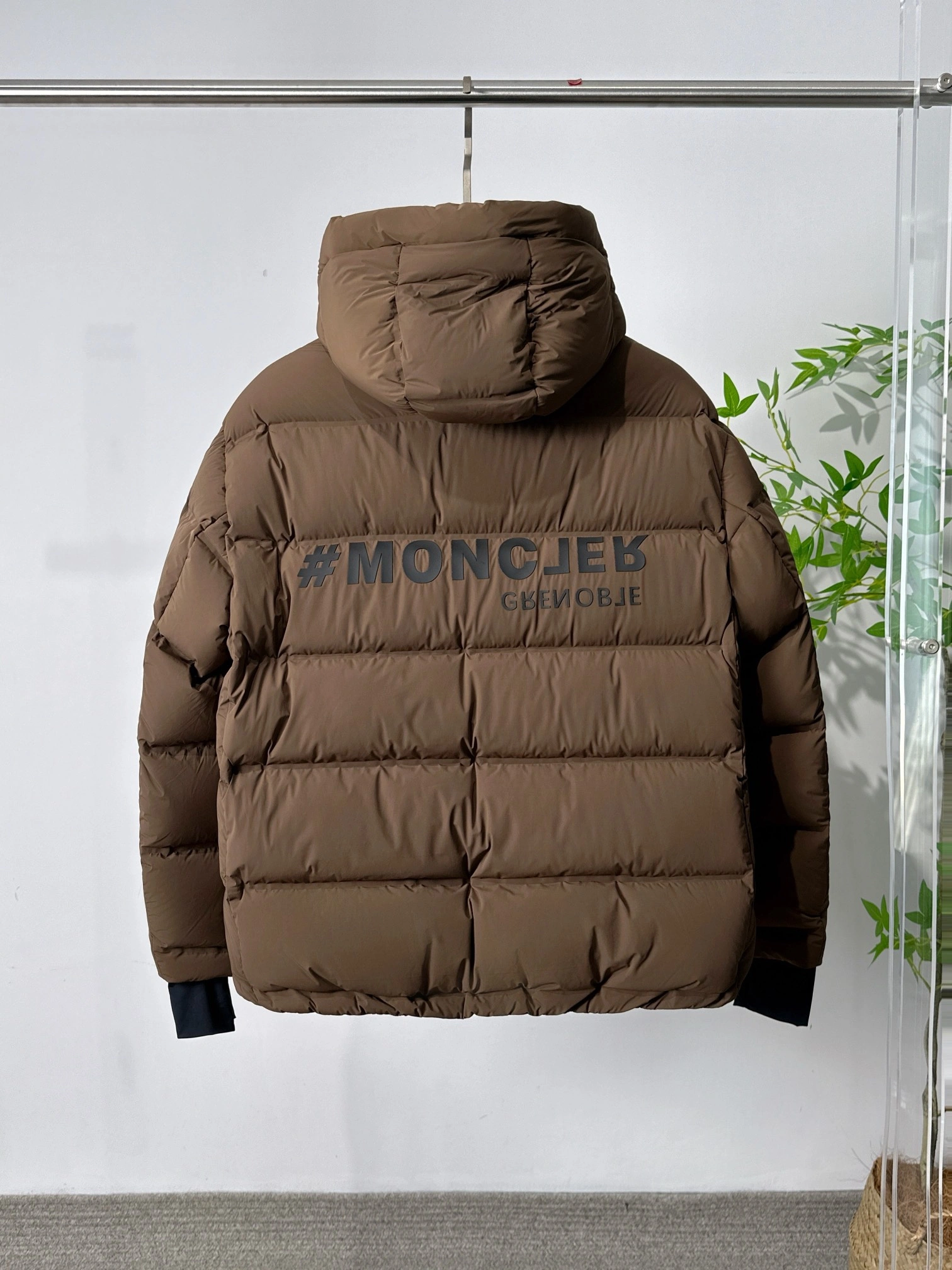 Moncler Down Jackets EyeCatching 145418