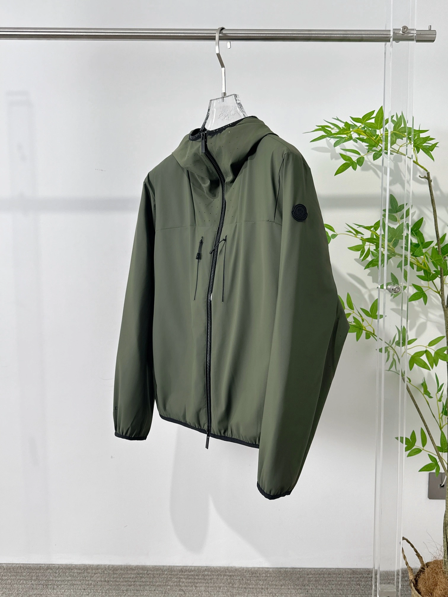 Durable Moncler Down Jackets 145402