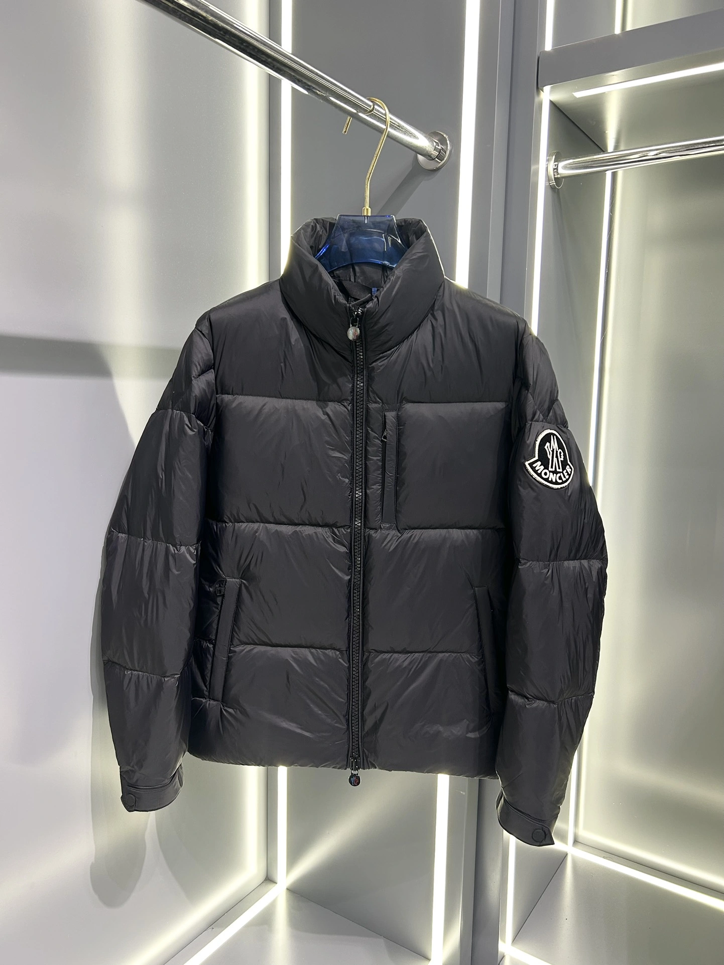Moncler Down Jackets ModernLook 145399