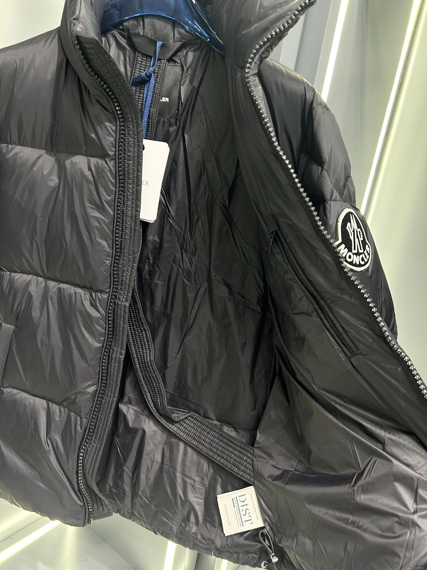 Moncler Down Jackets ModernLook 145399