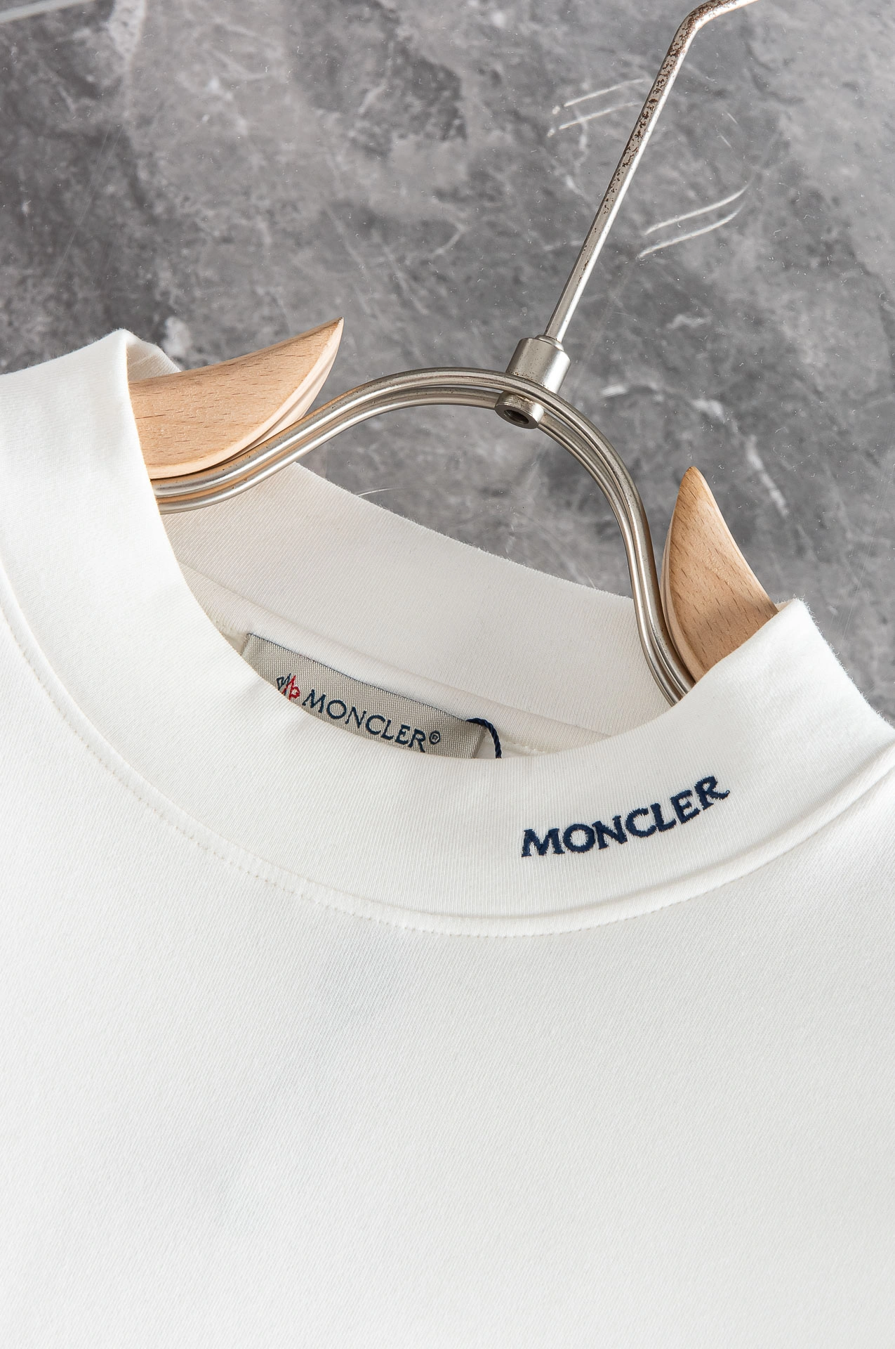 Moncler Down Jackets Soft 145407