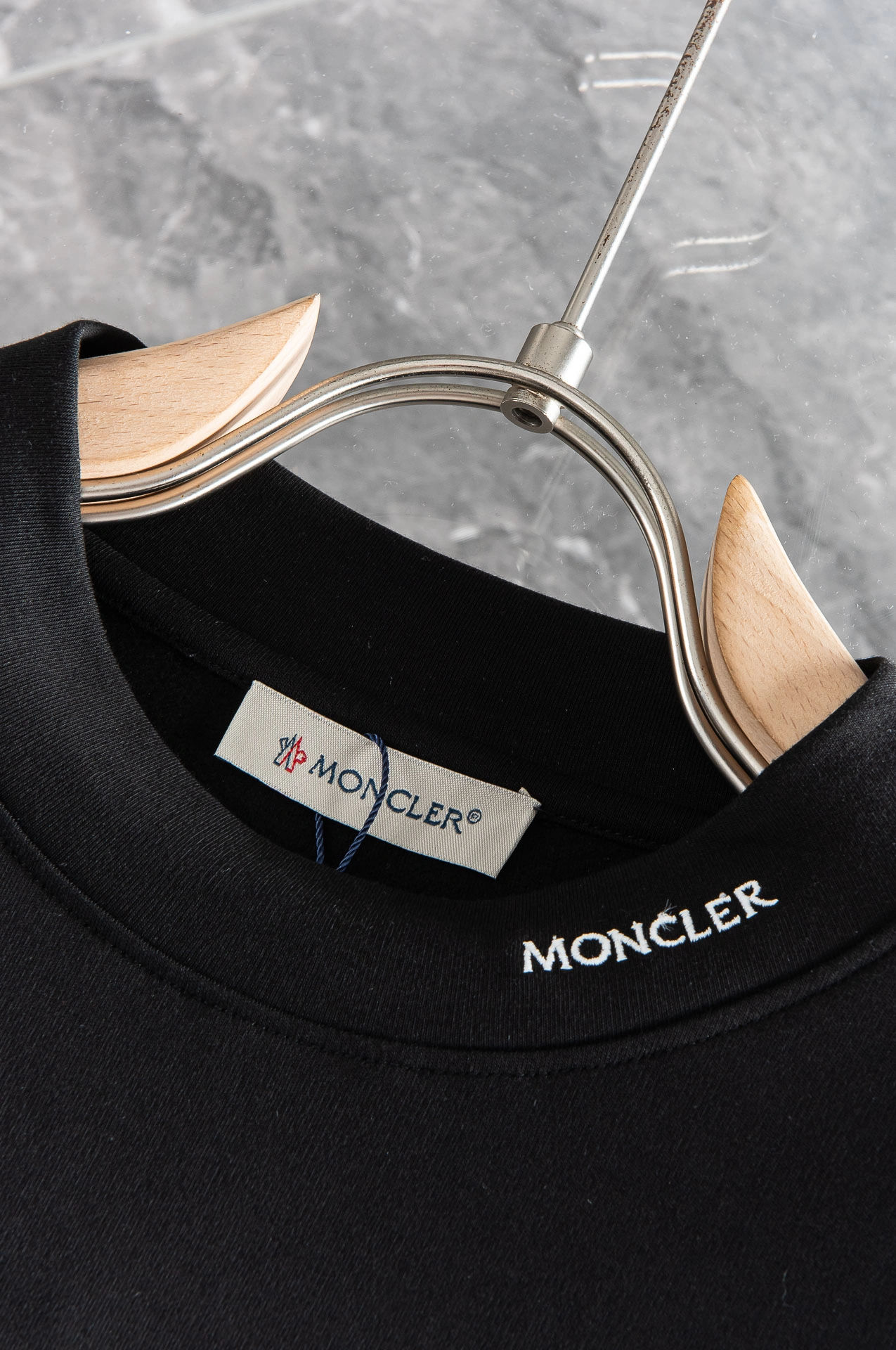 Moncler Down Jackets Durable 145411