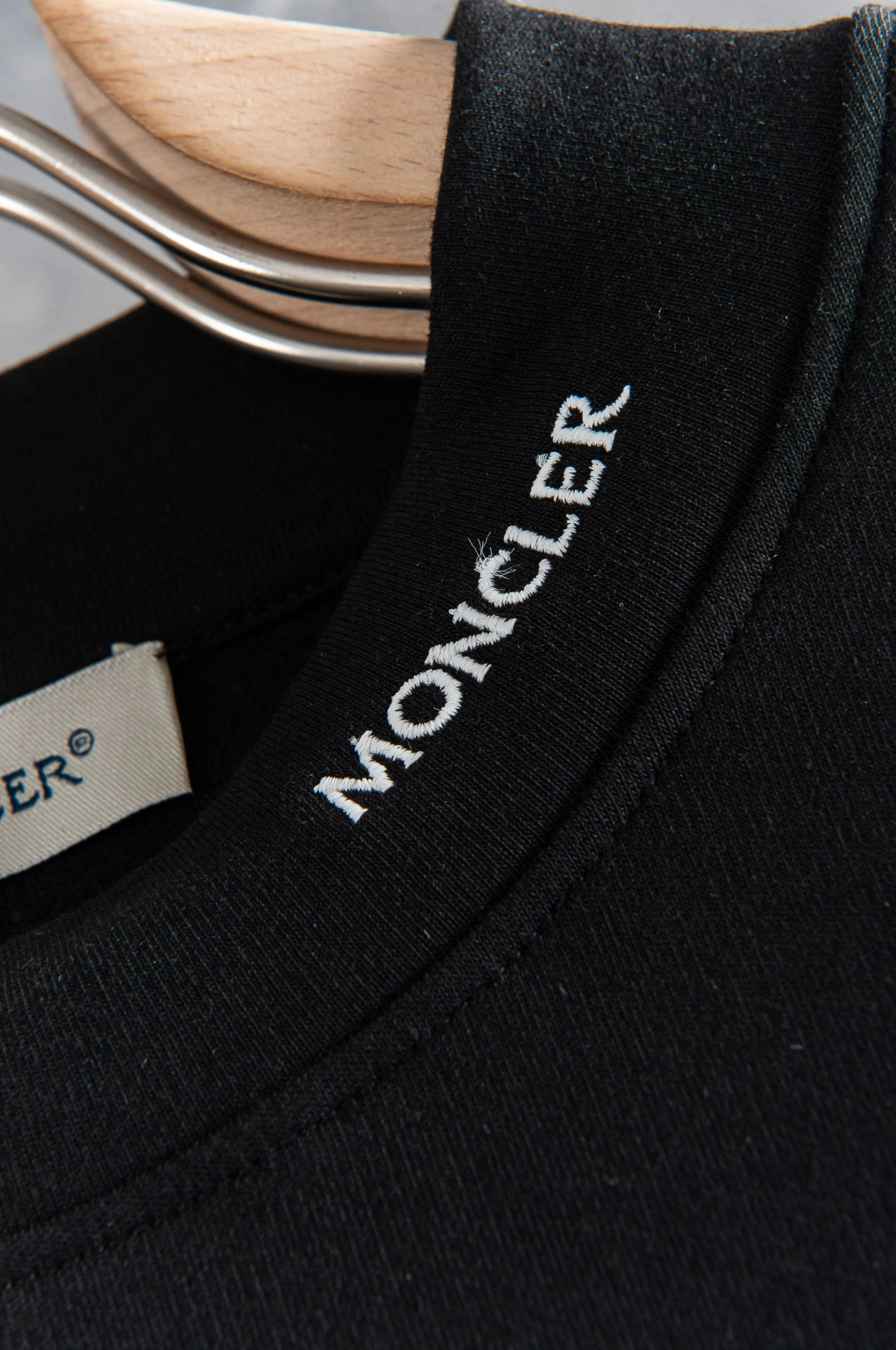 Moncler Down Jackets Durable 145411