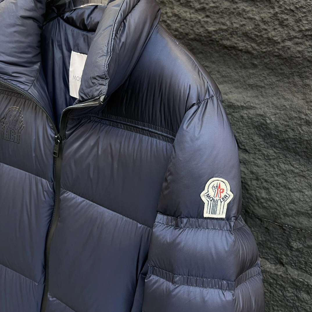 Moncler Down Jackets Chic 145400