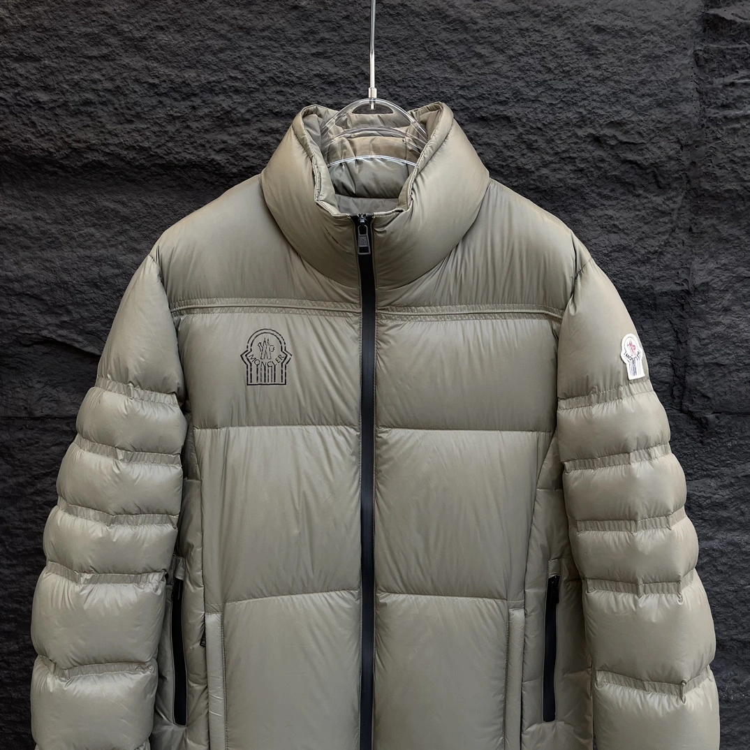 Lightweight Moncler Down Jackets 145403