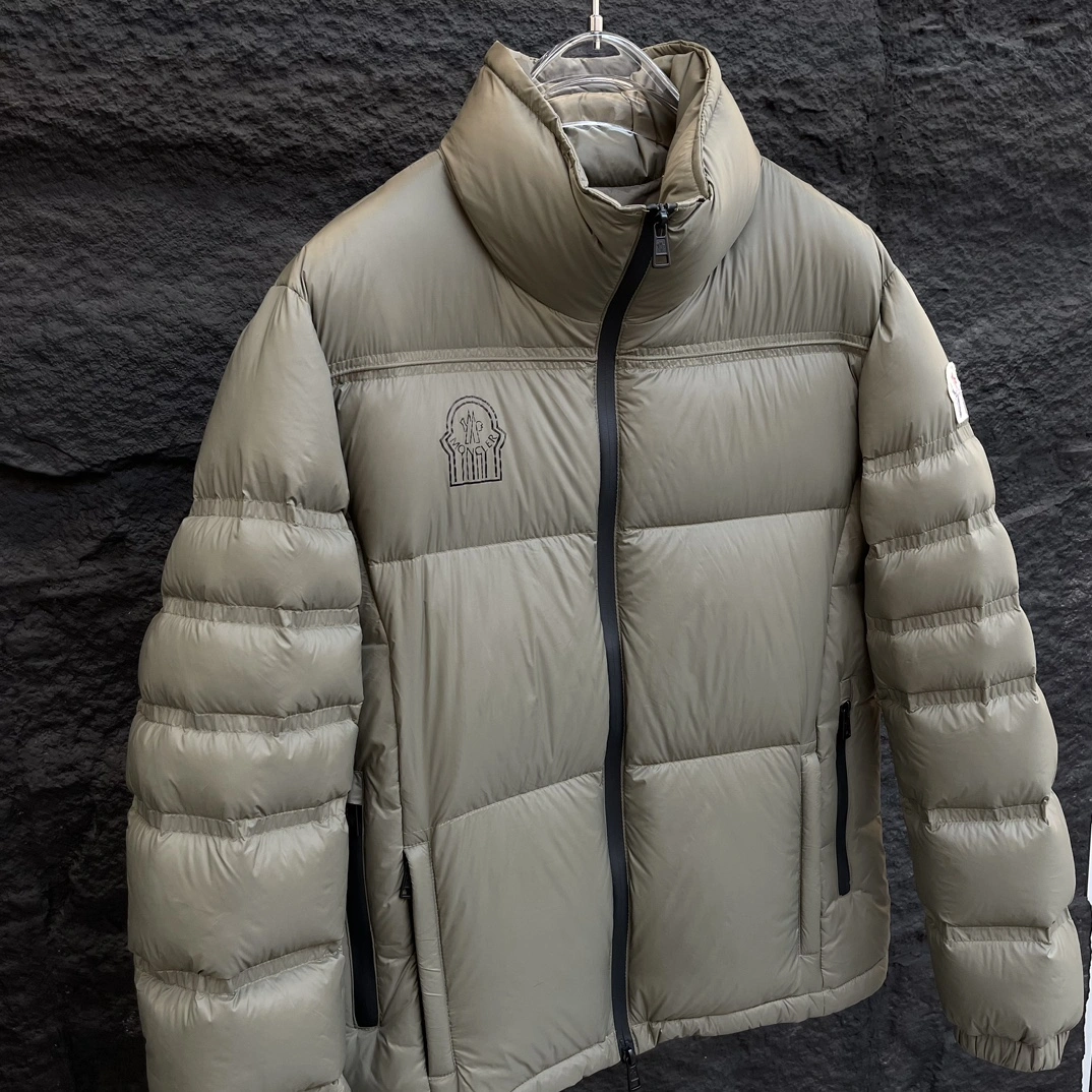 Lightweight Moncler Down Jackets 145403