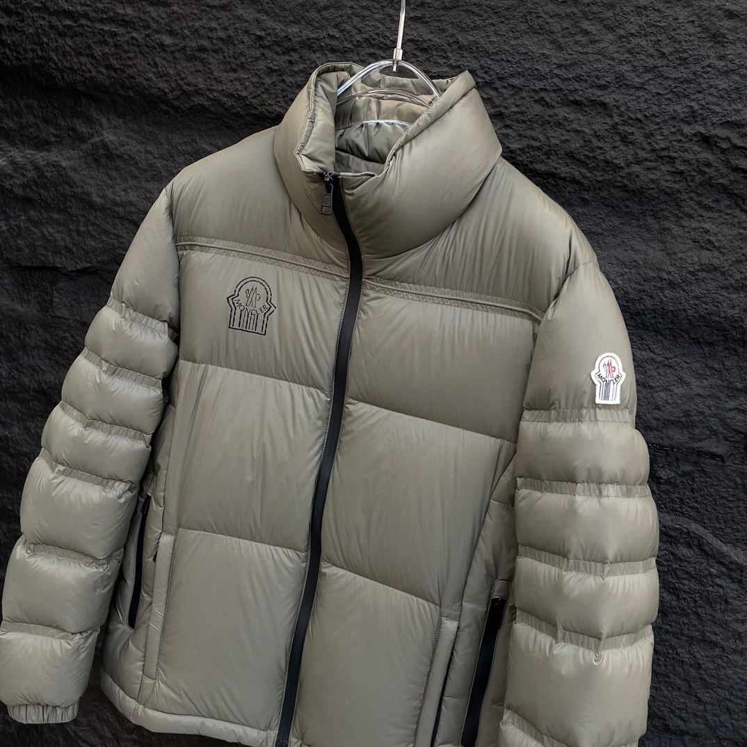 Lightweight Moncler Down Jackets 145403