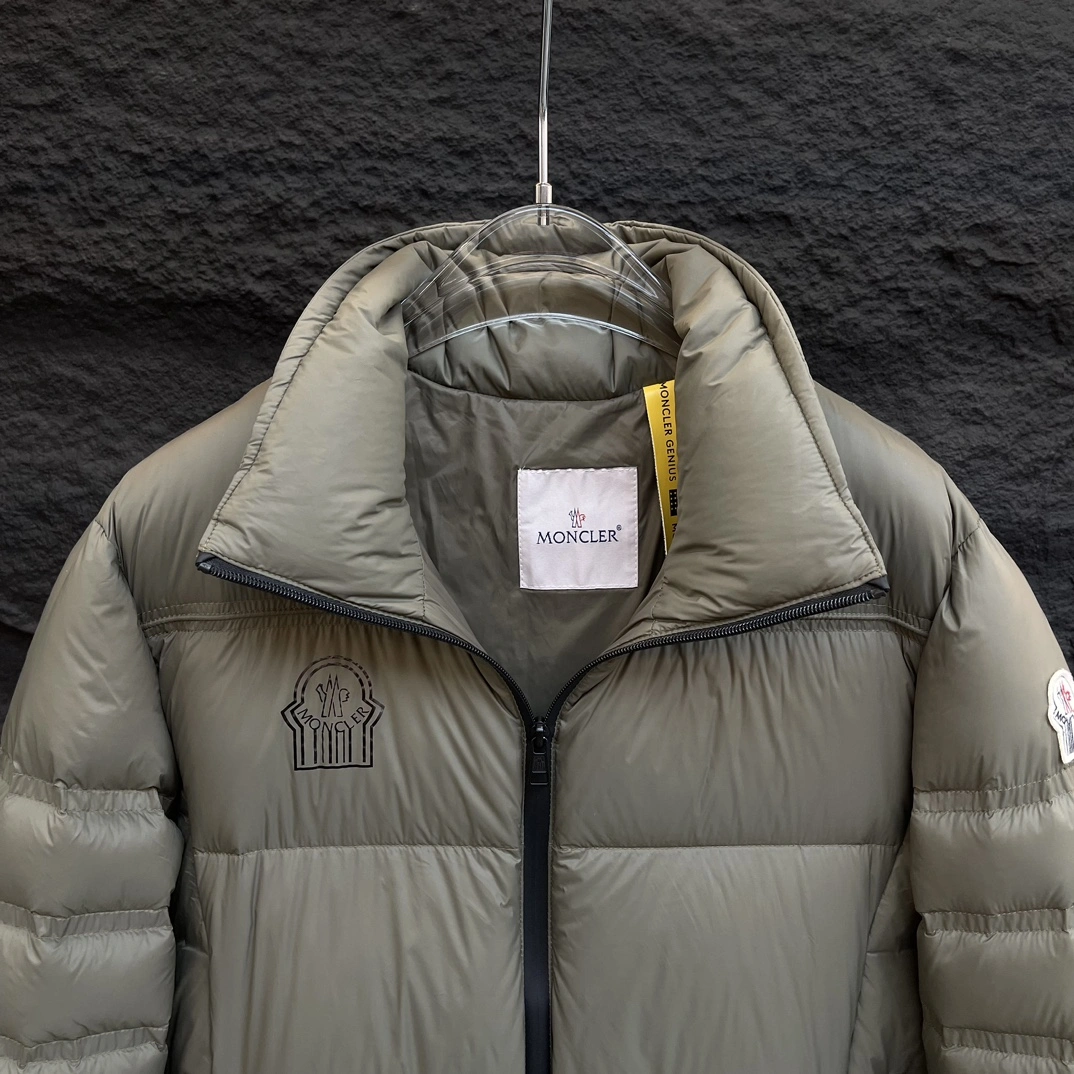 Lightweight Moncler Down Jackets 145403