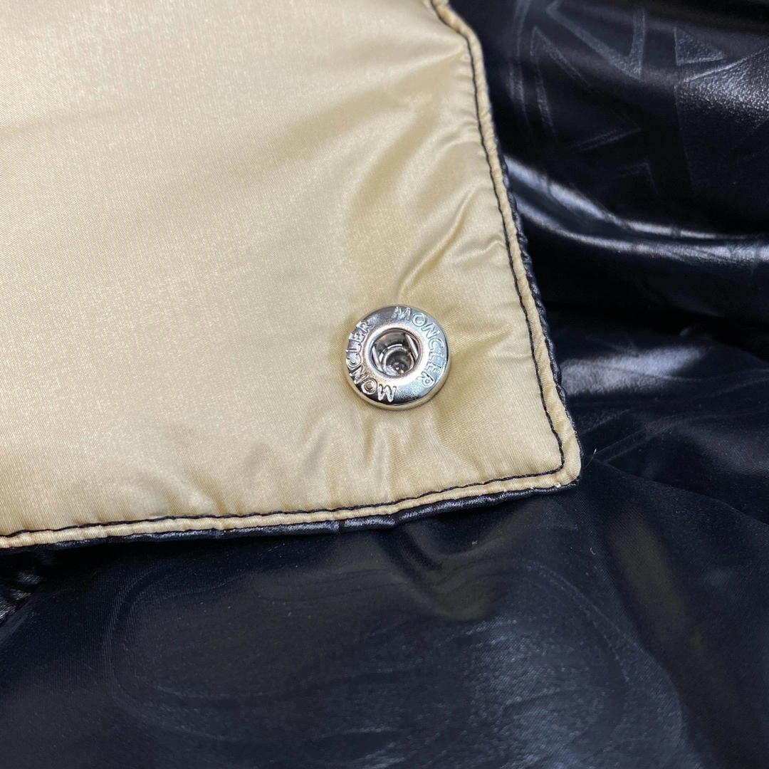 Moncler Down Jackets UrbanStyle 145395