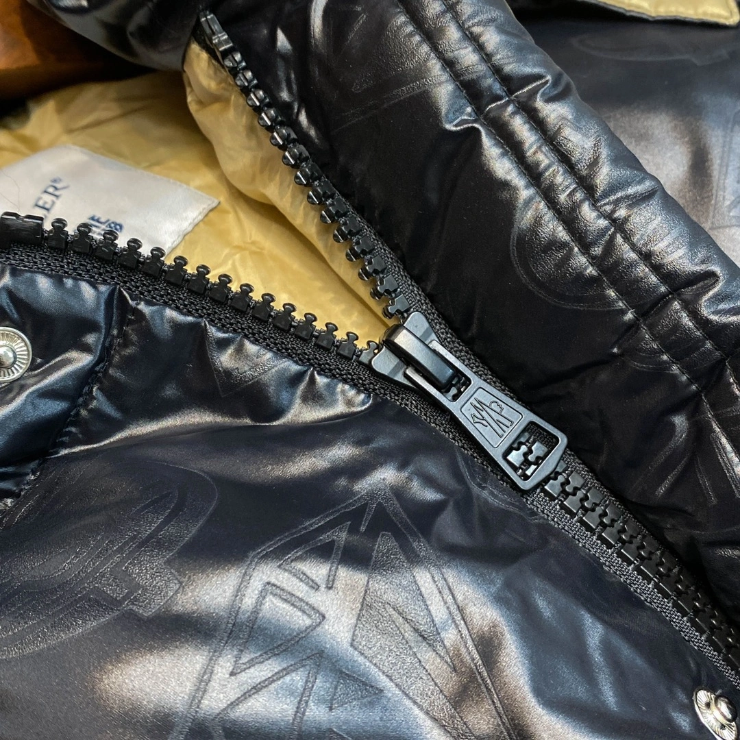 Moncler Down Jackets UrbanStyle 145395