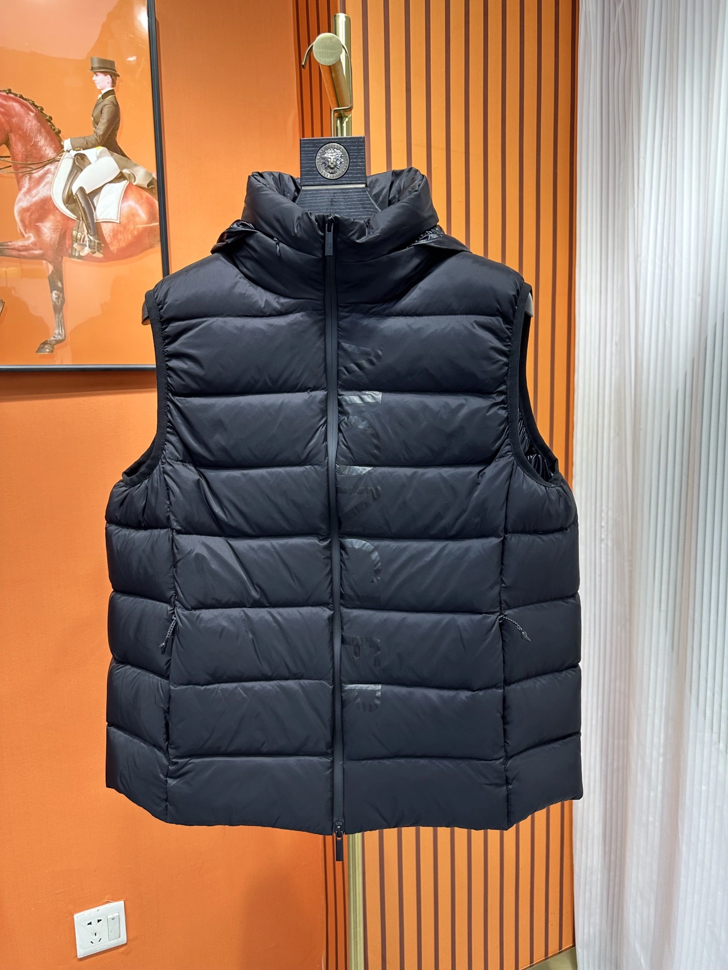 Moncler Down Jackets EasyMatch 145388