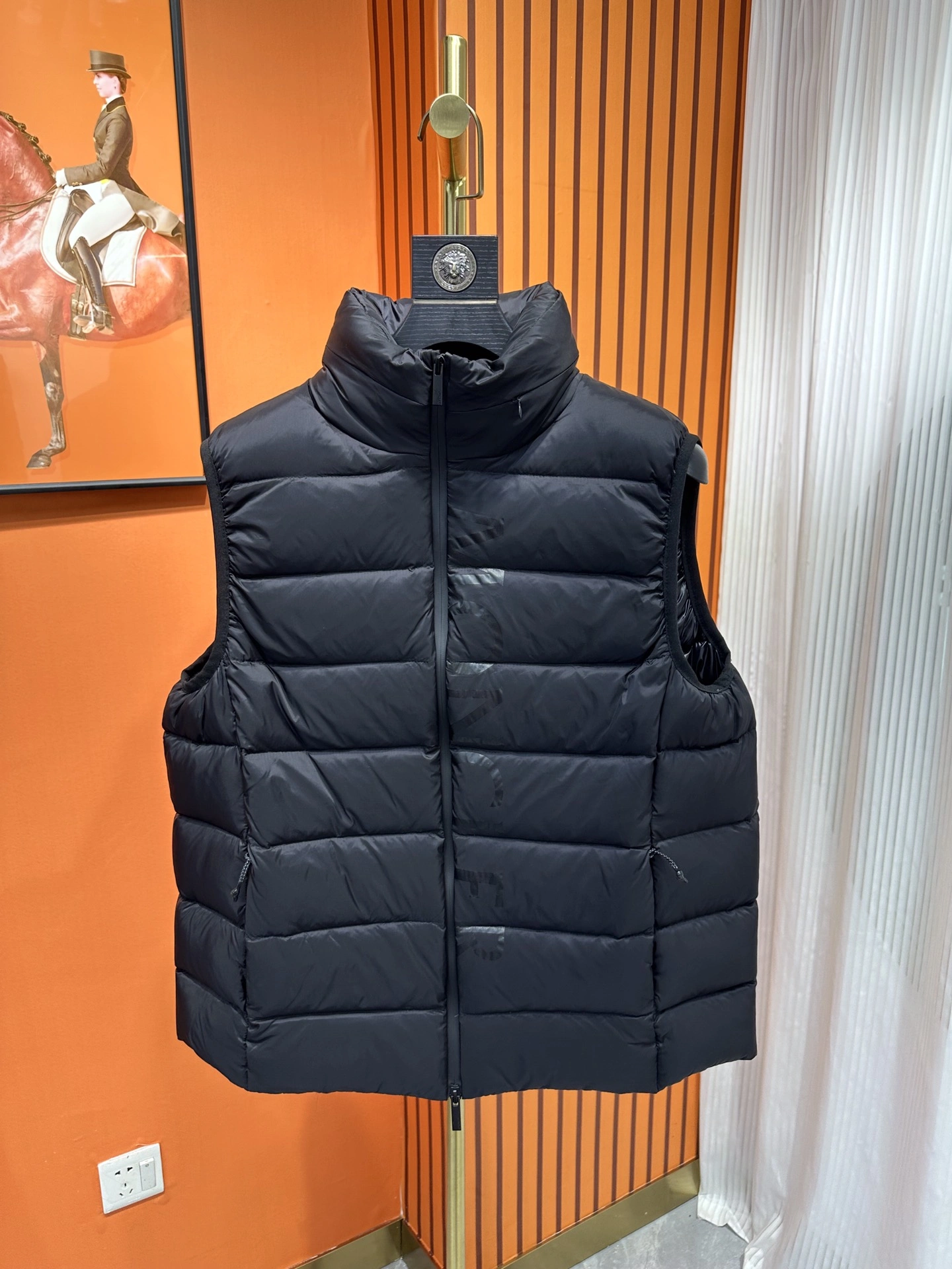 Moncler Down Jackets EasyMatch 145388