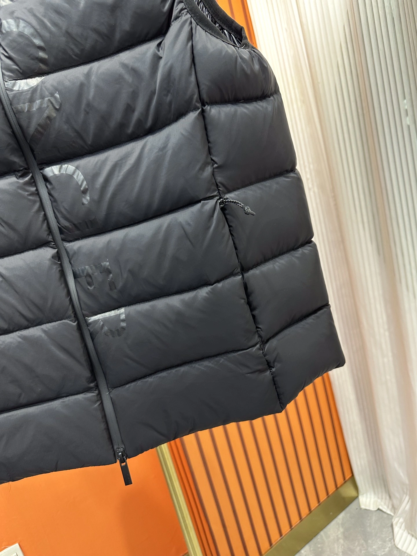 Moncler Down Jackets EasyMatch 145388