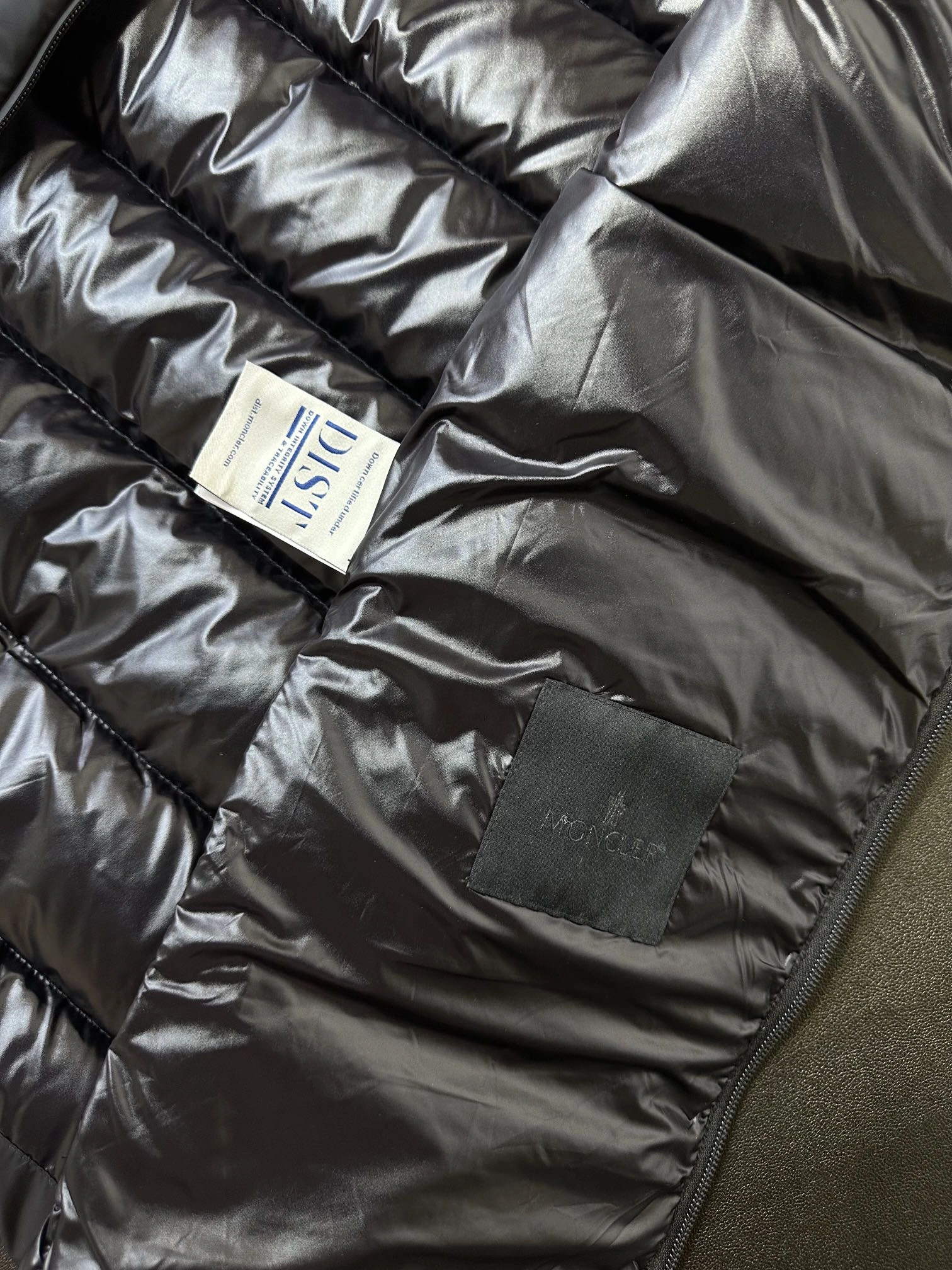 Moncler Down Jackets EasyMatch 145388