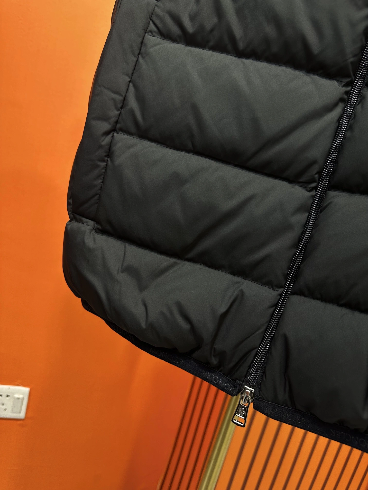 Moncler Down Jackets TimelessDesign 145387