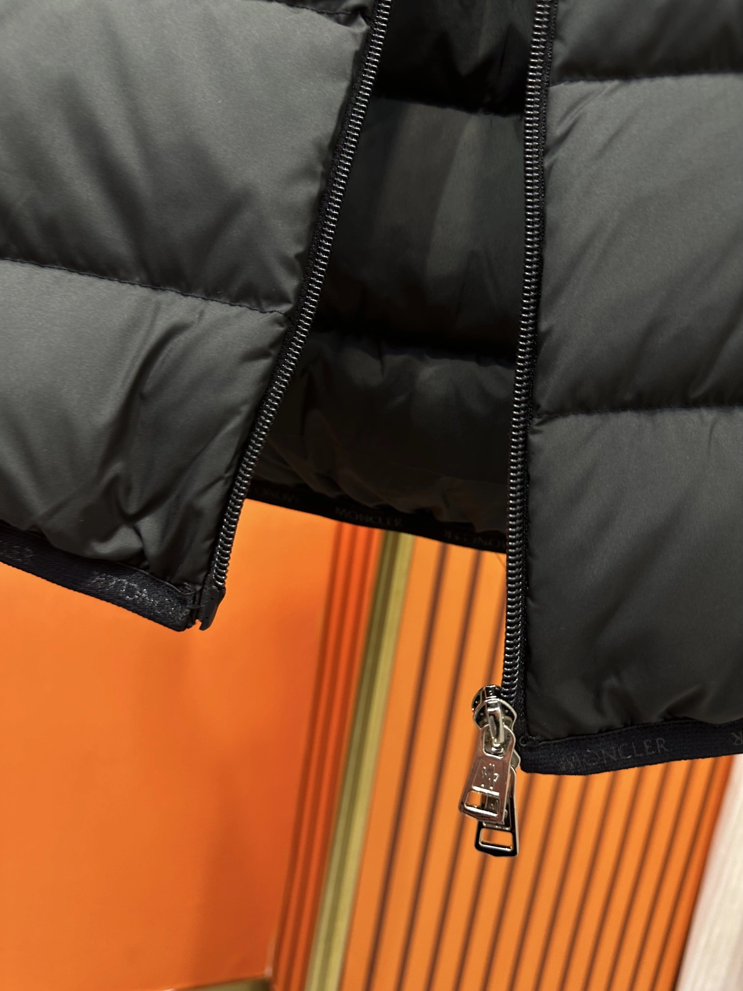Moncler Down Jackets TimelessDesign 145387