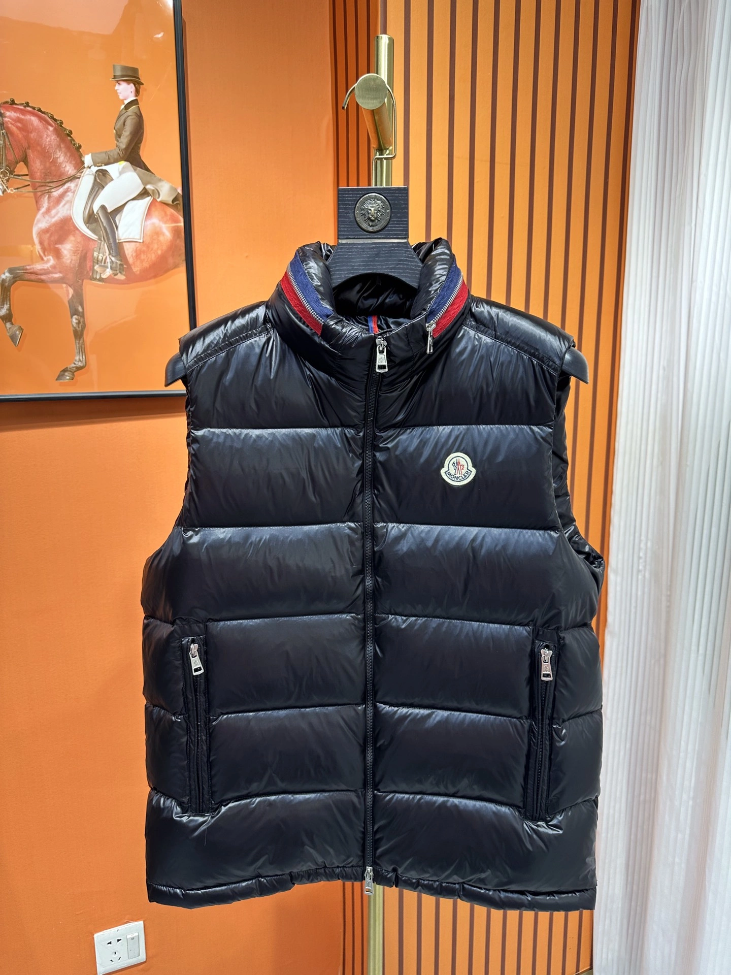 MultiPurpose Moncler Down Jackets 145384