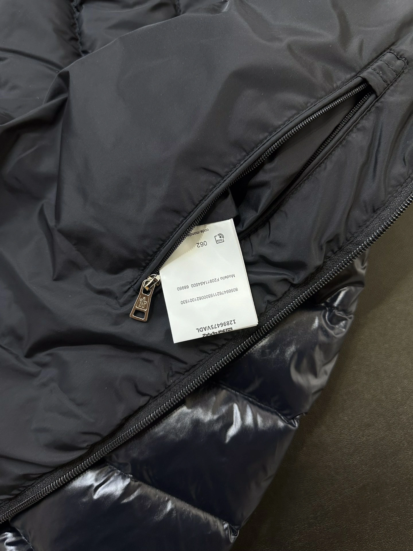 Moncler Down Jackets Compact 145380