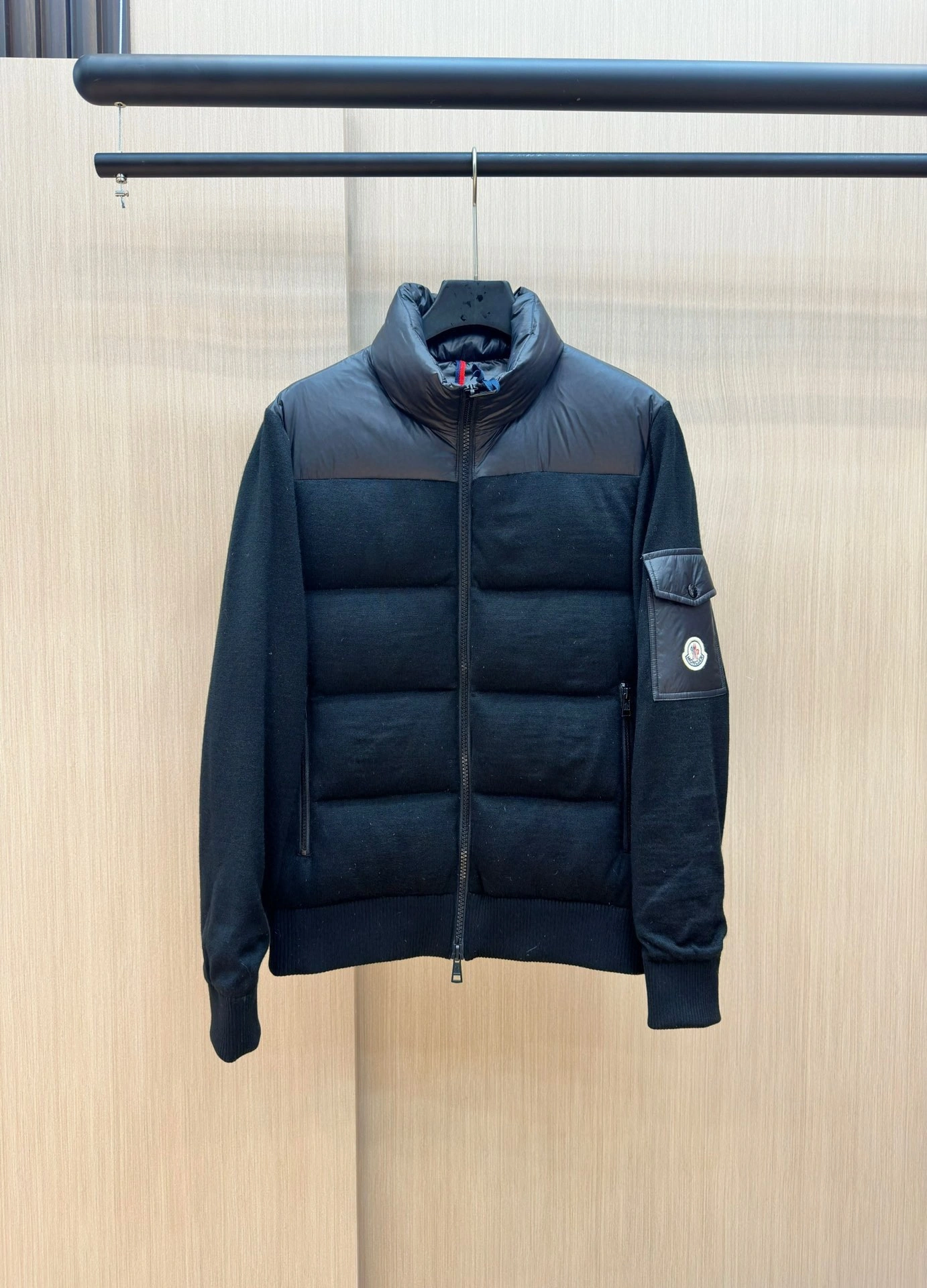 Moncler Down Jackets Sporty 145357