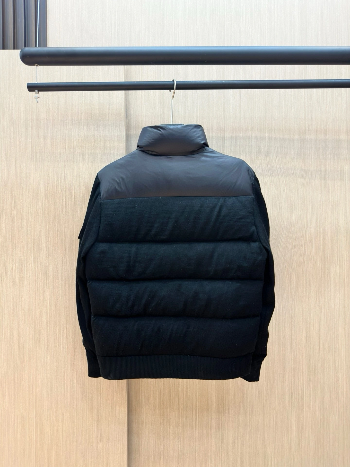 Moncler Down Jackets Sporty 145357