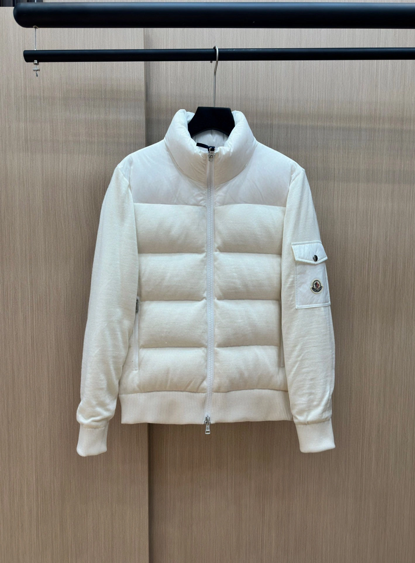 Moncler Down Jackets Sporty 145357