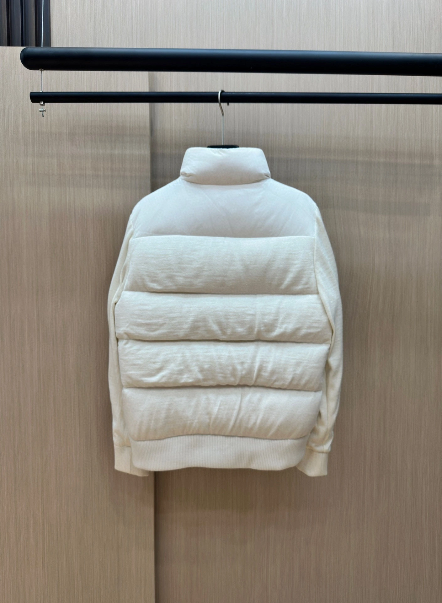Moncler Down Jackets Sporty 145357