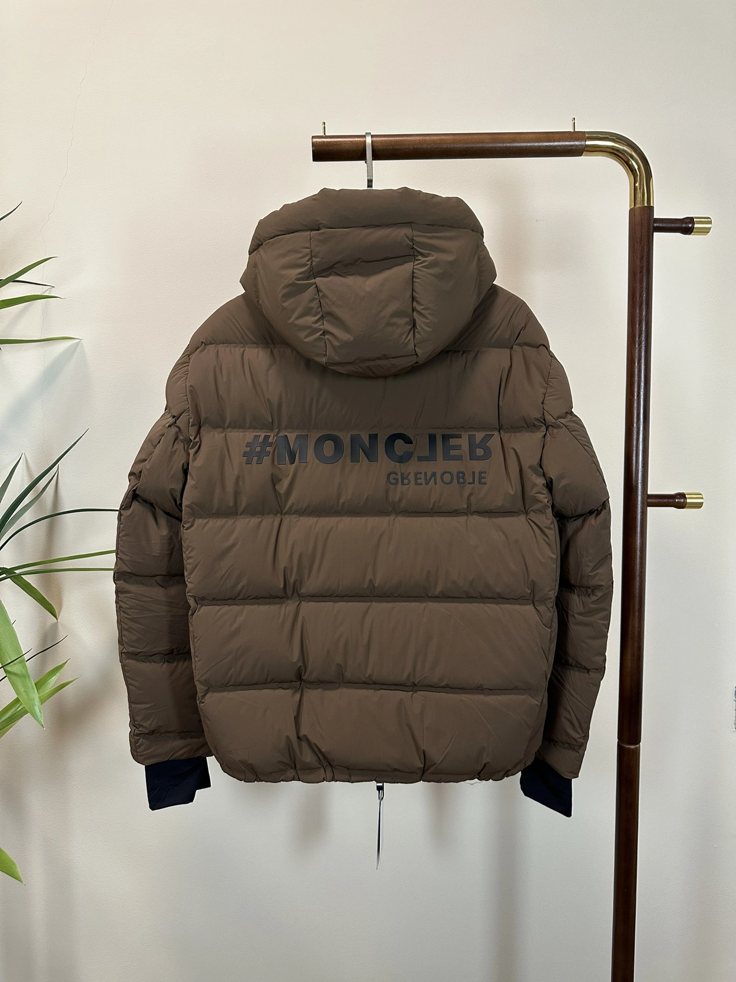 Moncler Down Jackets OnTrend 145361