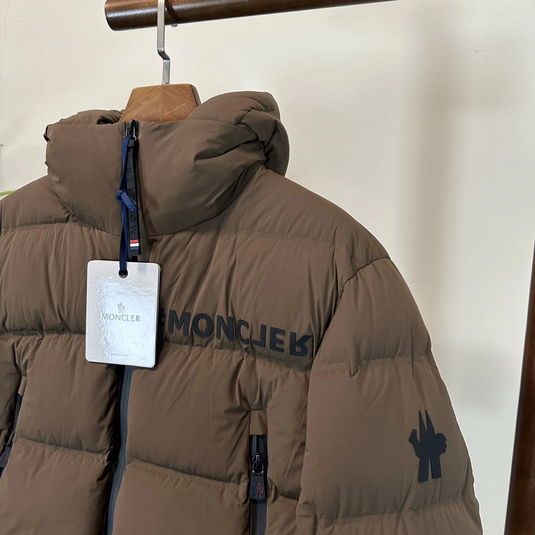 Moncler Down Jackets OnTrend 145361