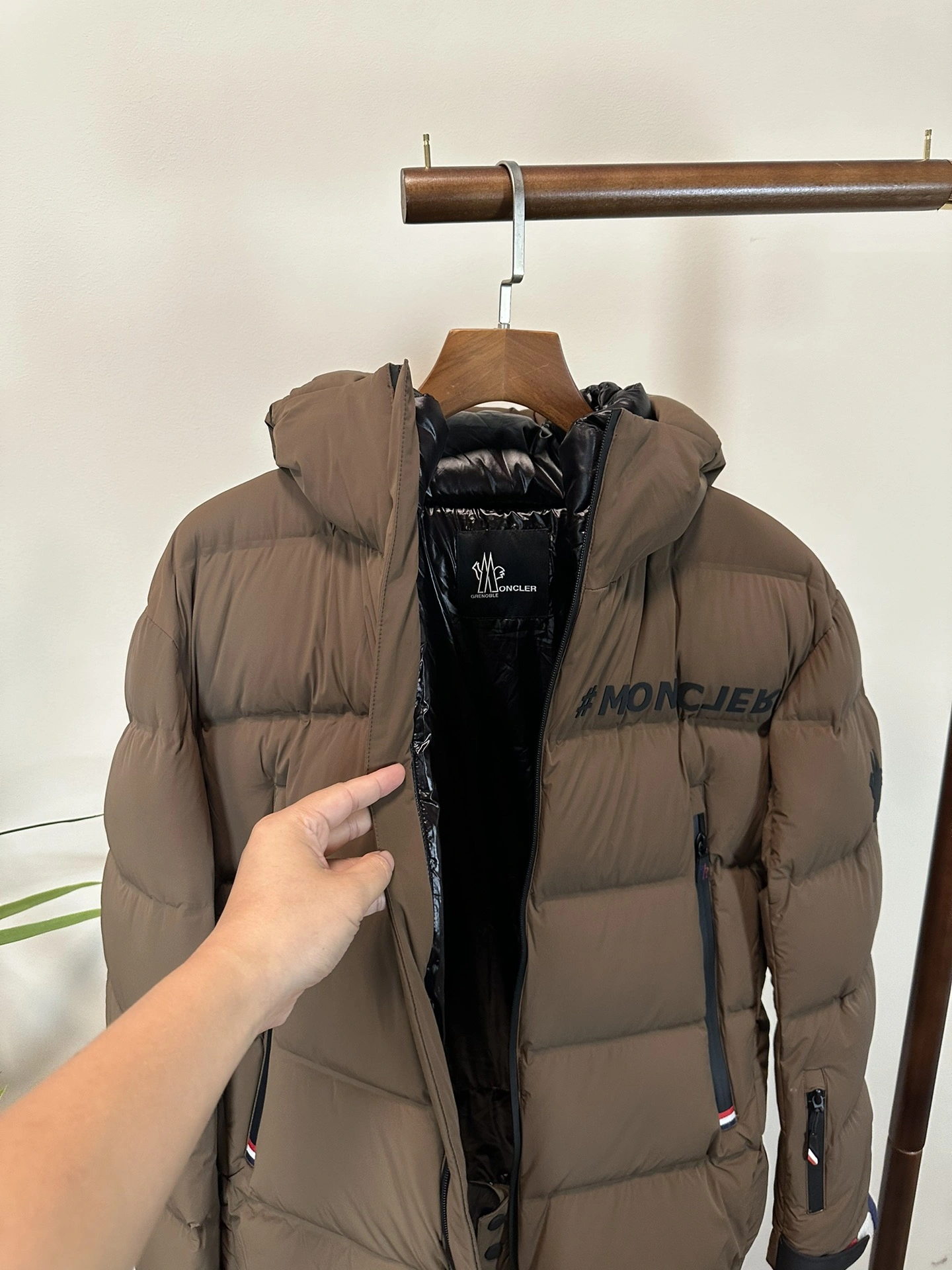 Moncler Down Jackets OnTrend 145361