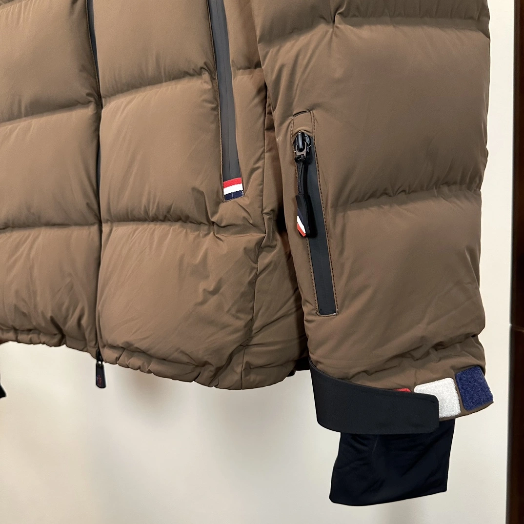 Moncler Down Jackets OnTrend 145361