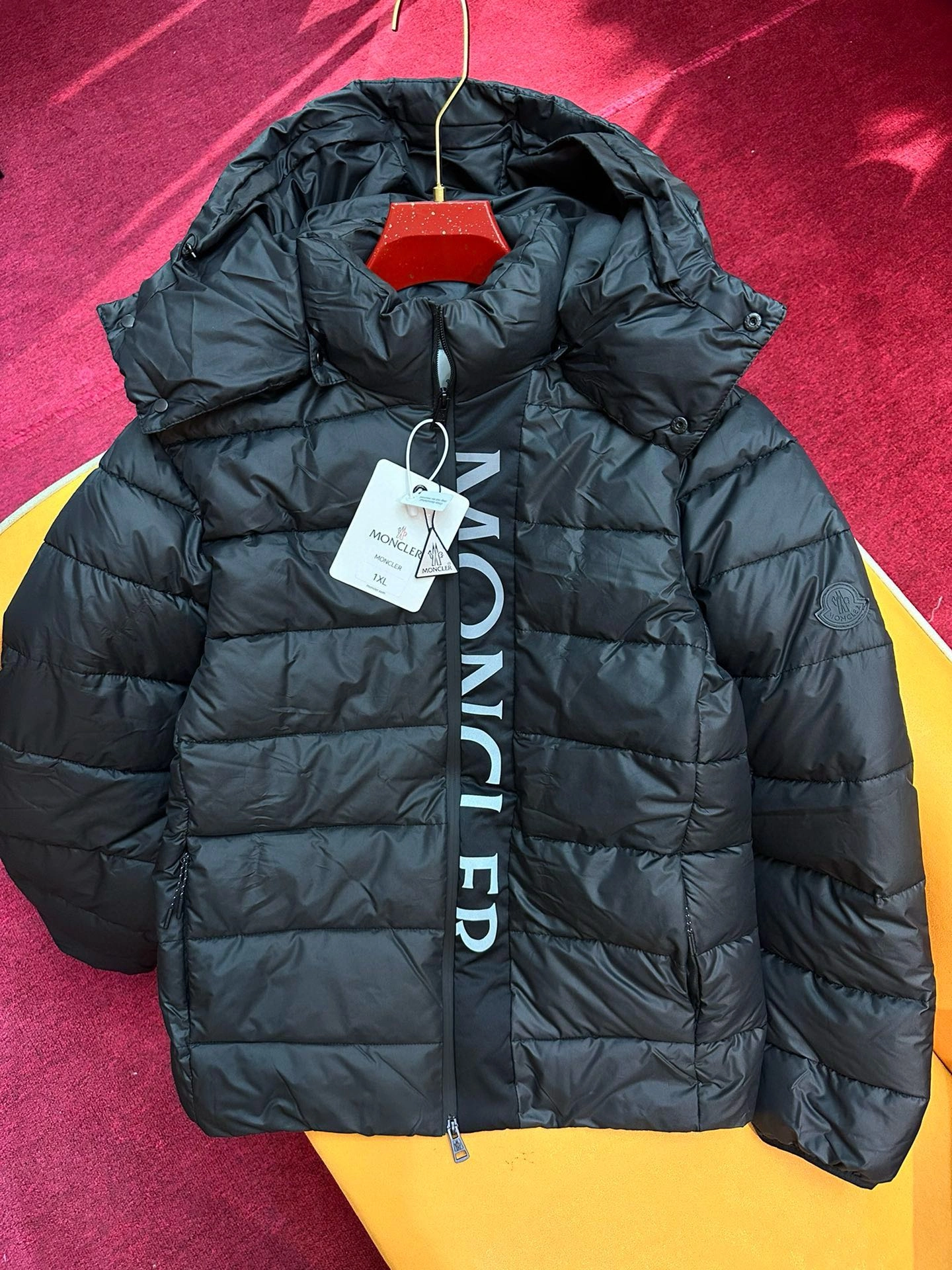 NewStyle Moncler Down Jackets 145364