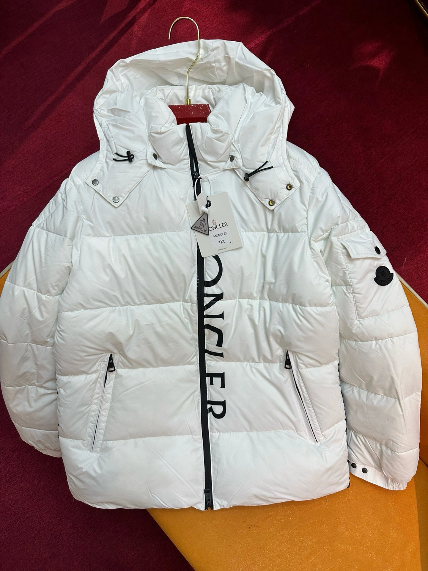 NewStyle Moncler Down Jackets 145364