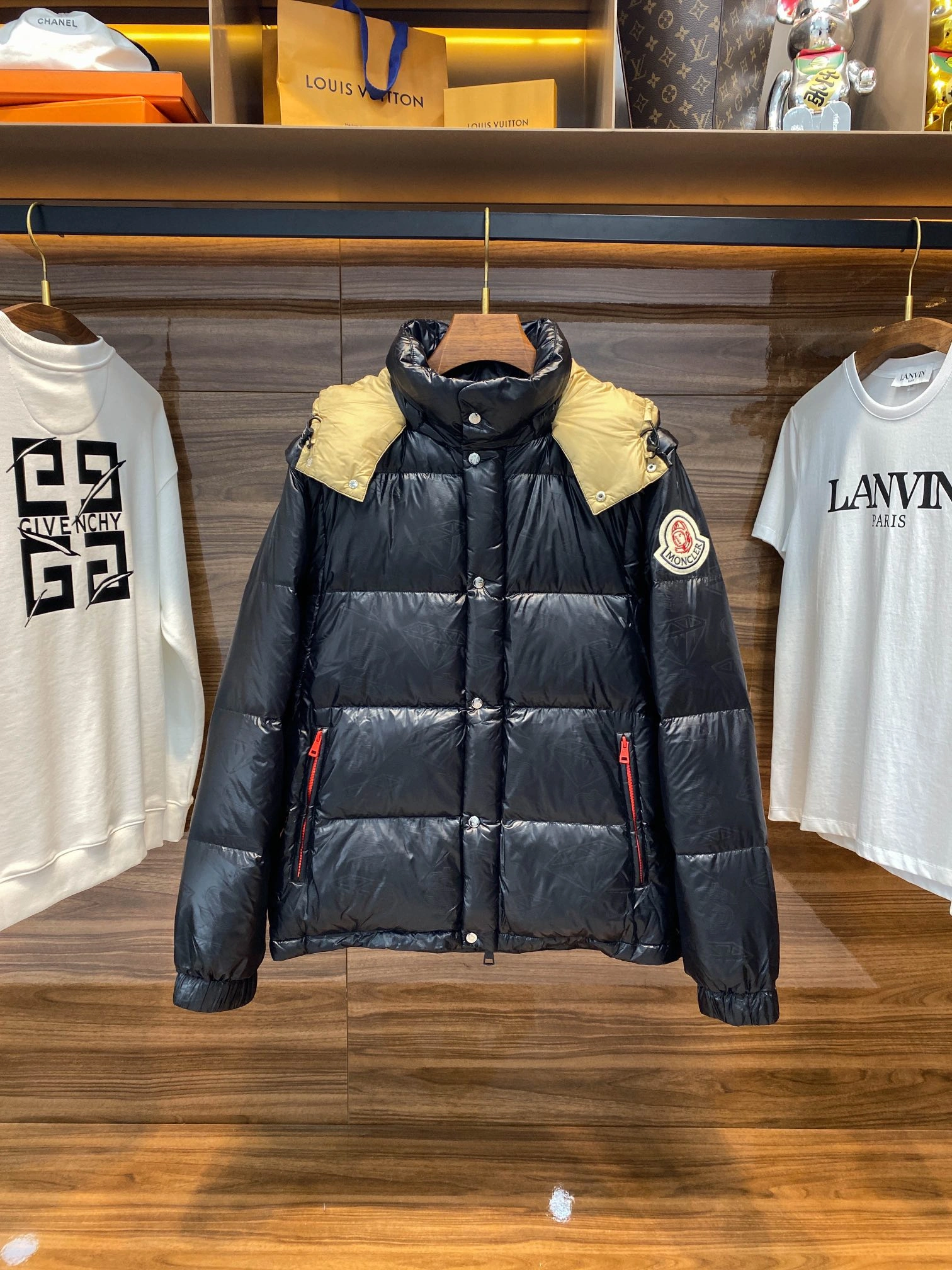 Moncler Down Jackets TravelReady 145360